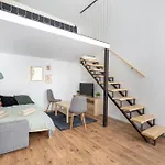 M5 Maria B Apartment